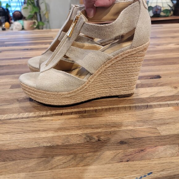 Michael Kors Damita wedge sandals in Pale Gold Linen - Picture 8 of 13